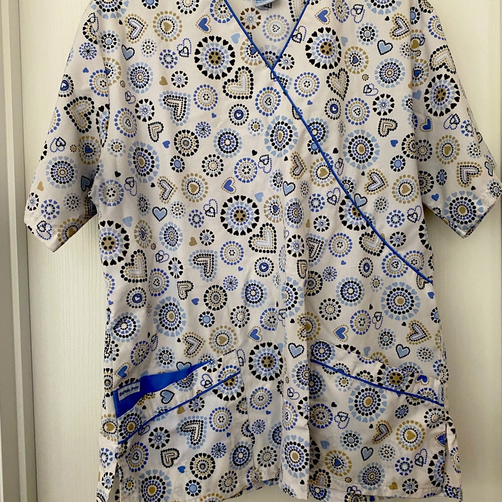 Scrub top